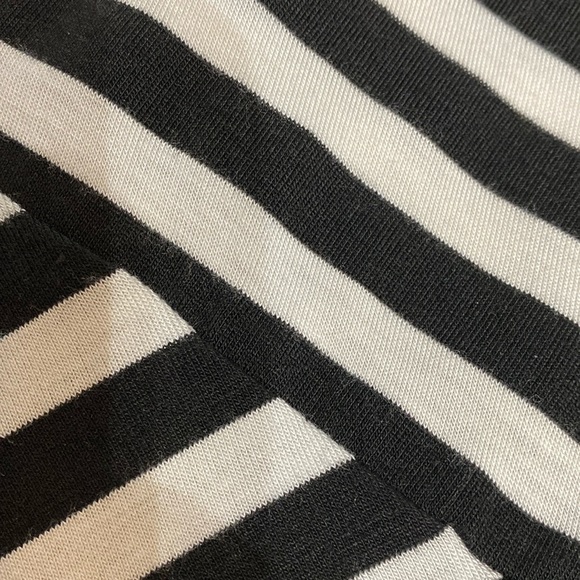 Ava & Grace stripe blk/ off wht skirt- medium. - Picture 4 of 8